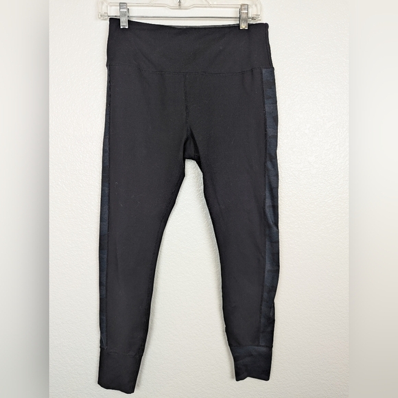 Vuori Asymmetric Color Block Leggings Camo - Picture 1 of 4